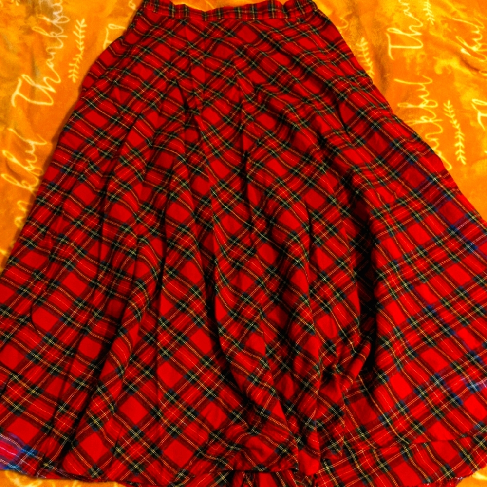 Settledown Plaid Skirt